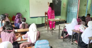 টানা ছুটির পর খুলেছে স্কুল, ফিরেছে প্রাণচাঞ্চল্য